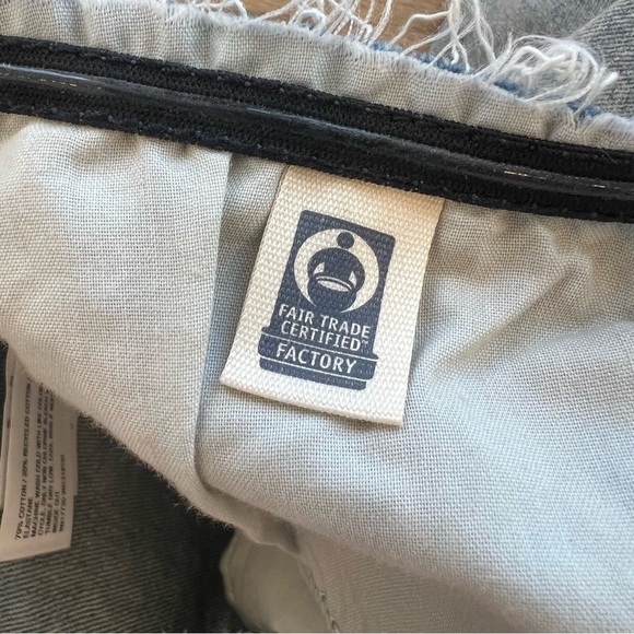 NWT Wild Fable Mid Low Rise Light Blue Slip On Denim Raw Hem Skirt Size 4R - Picture 11 of 13